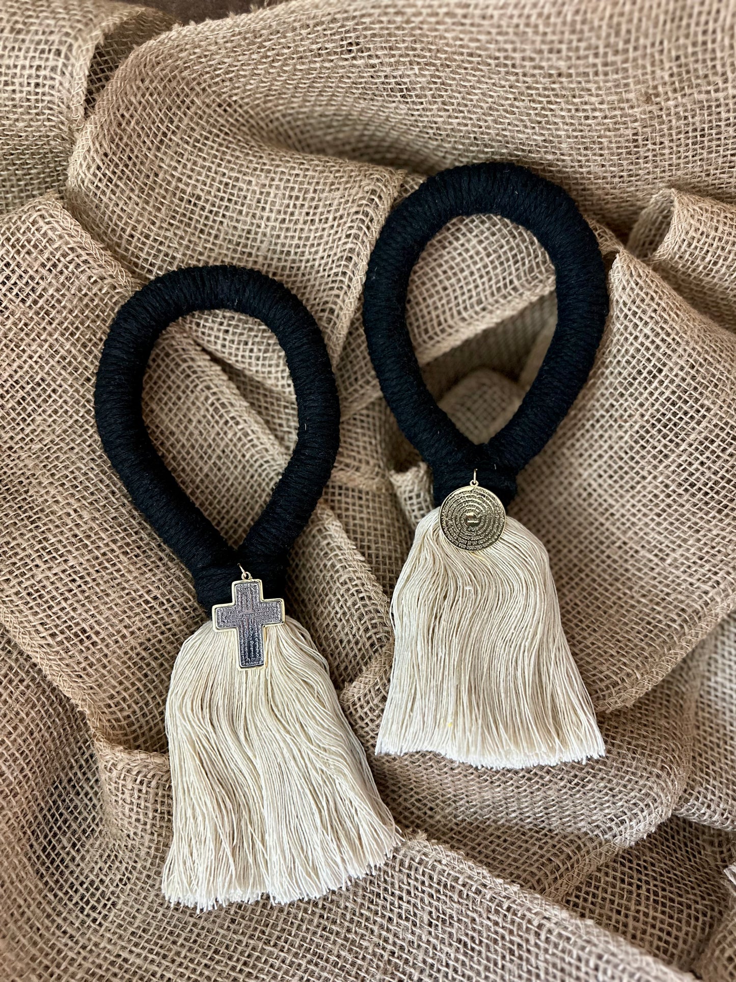 Bendición para el Hogar 🏡 negras (Cruz ó Medalla)