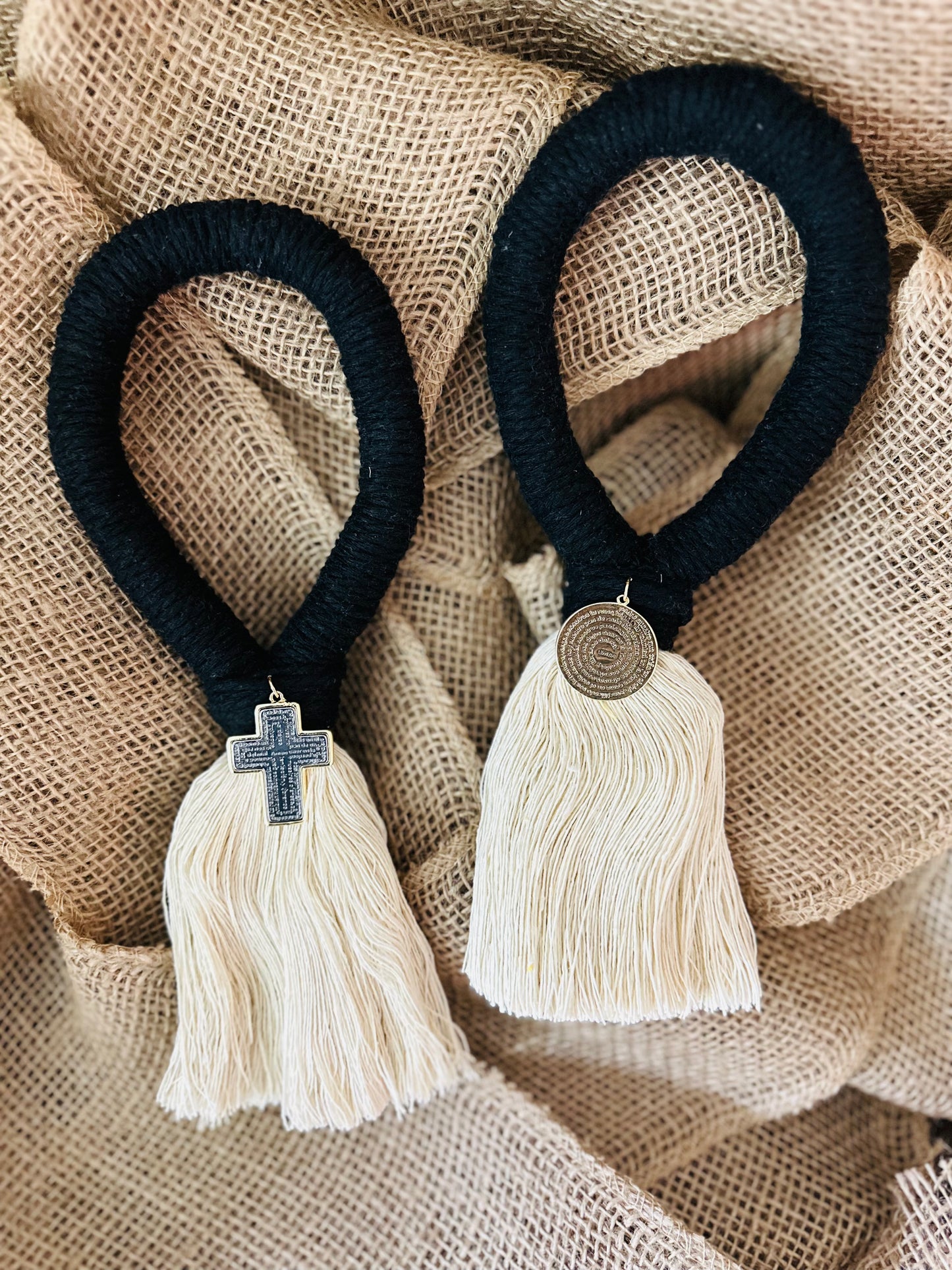 Bendición para el Hogar 🏡 negras (Cruz ó Medalla)