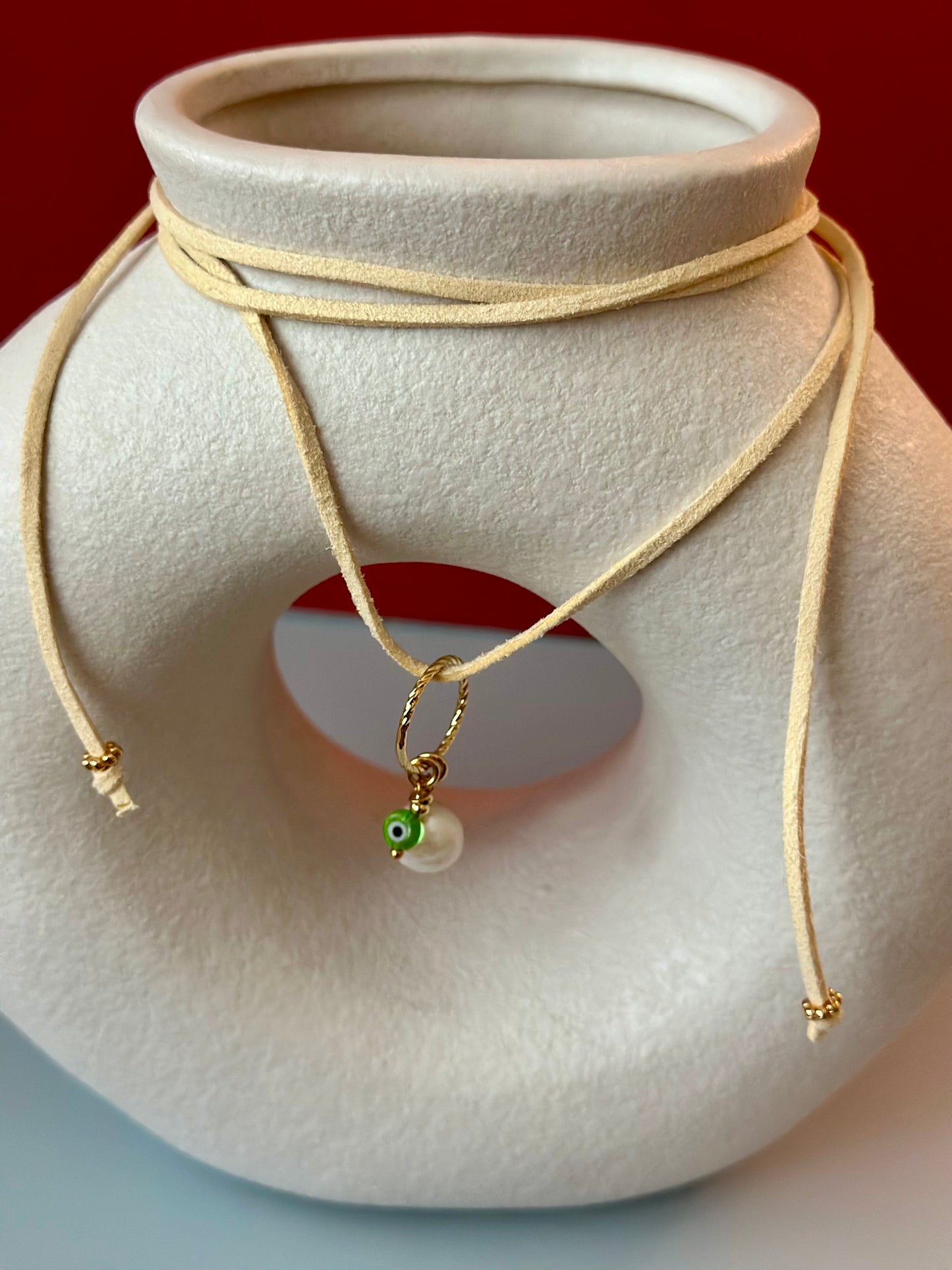 Collares de Cuero / Cream
