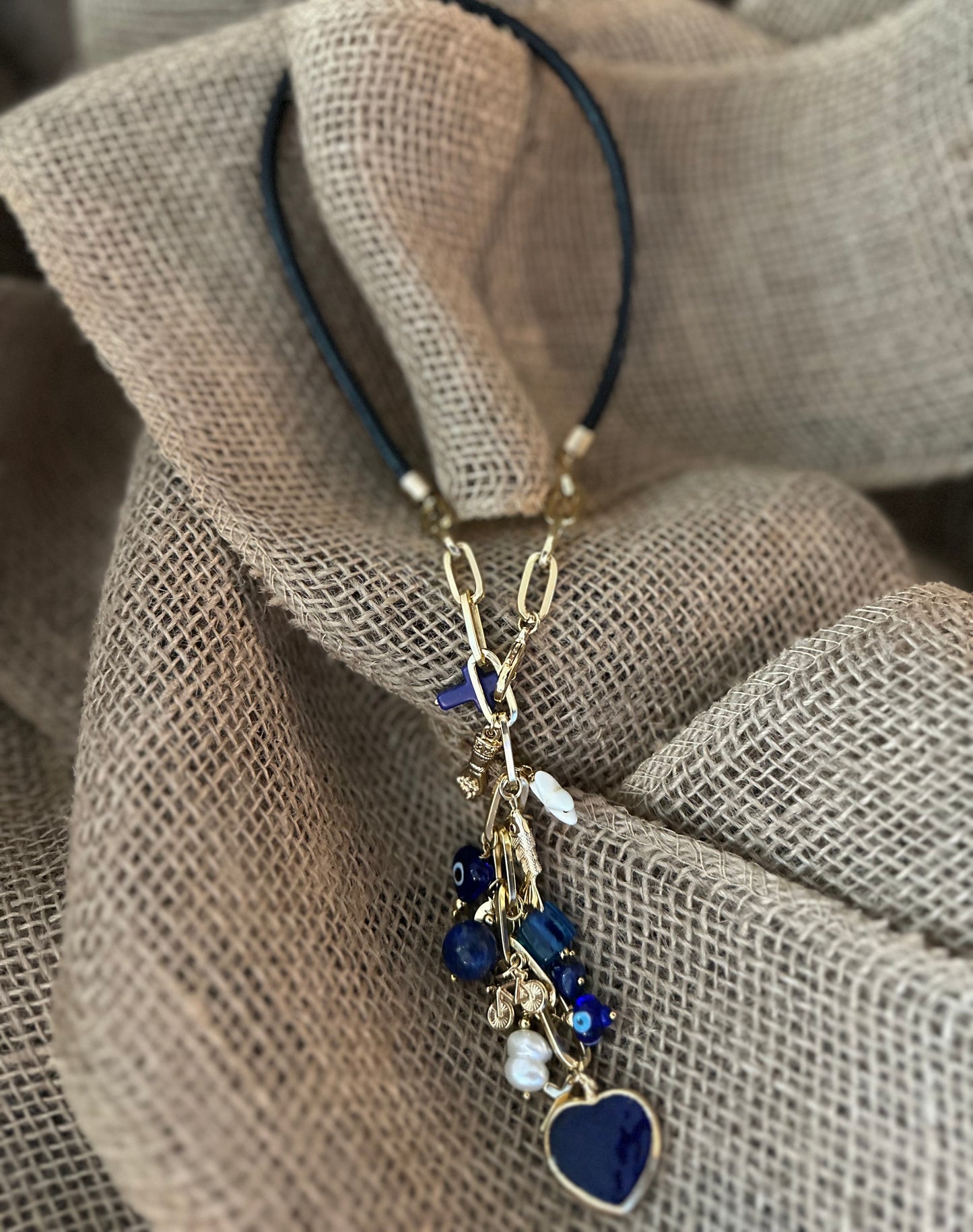 A Collar de Cuero y Cadena / Dije Corazón Azul 💙