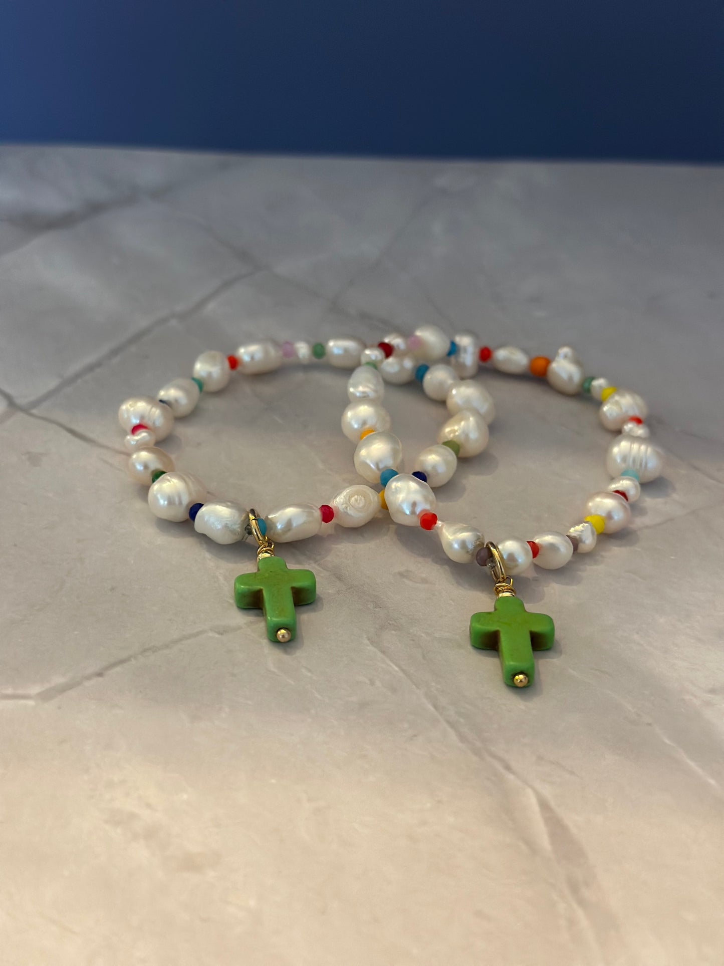Pulseras de Perlas naturales con Cruz azul o Verde