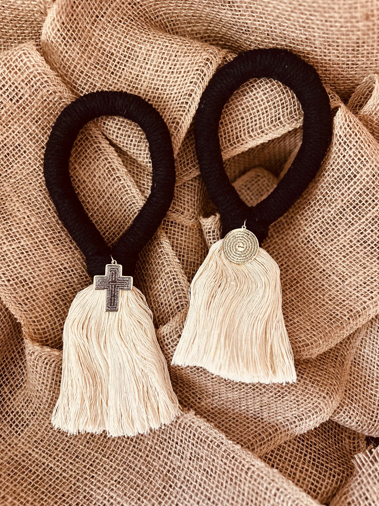 Bendición para el Hogar 🏡 negras (Cruz ó Medalla)