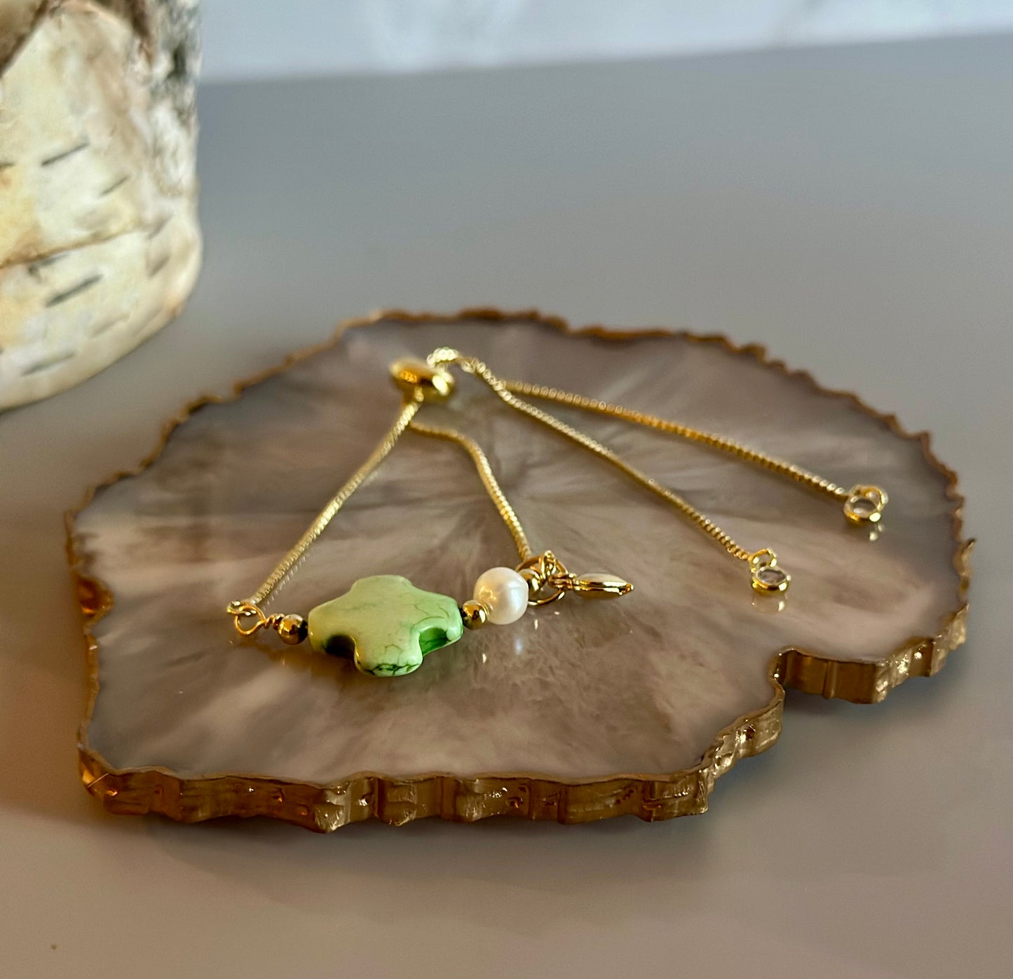 Pulseras en cadena con dijes de Cruz