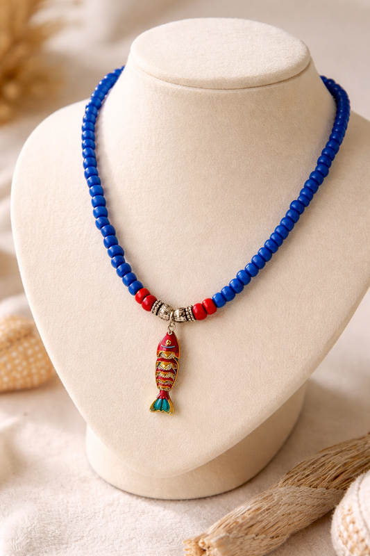 A Collar de Cuentas de Vidrio azul rey con dije de Pez