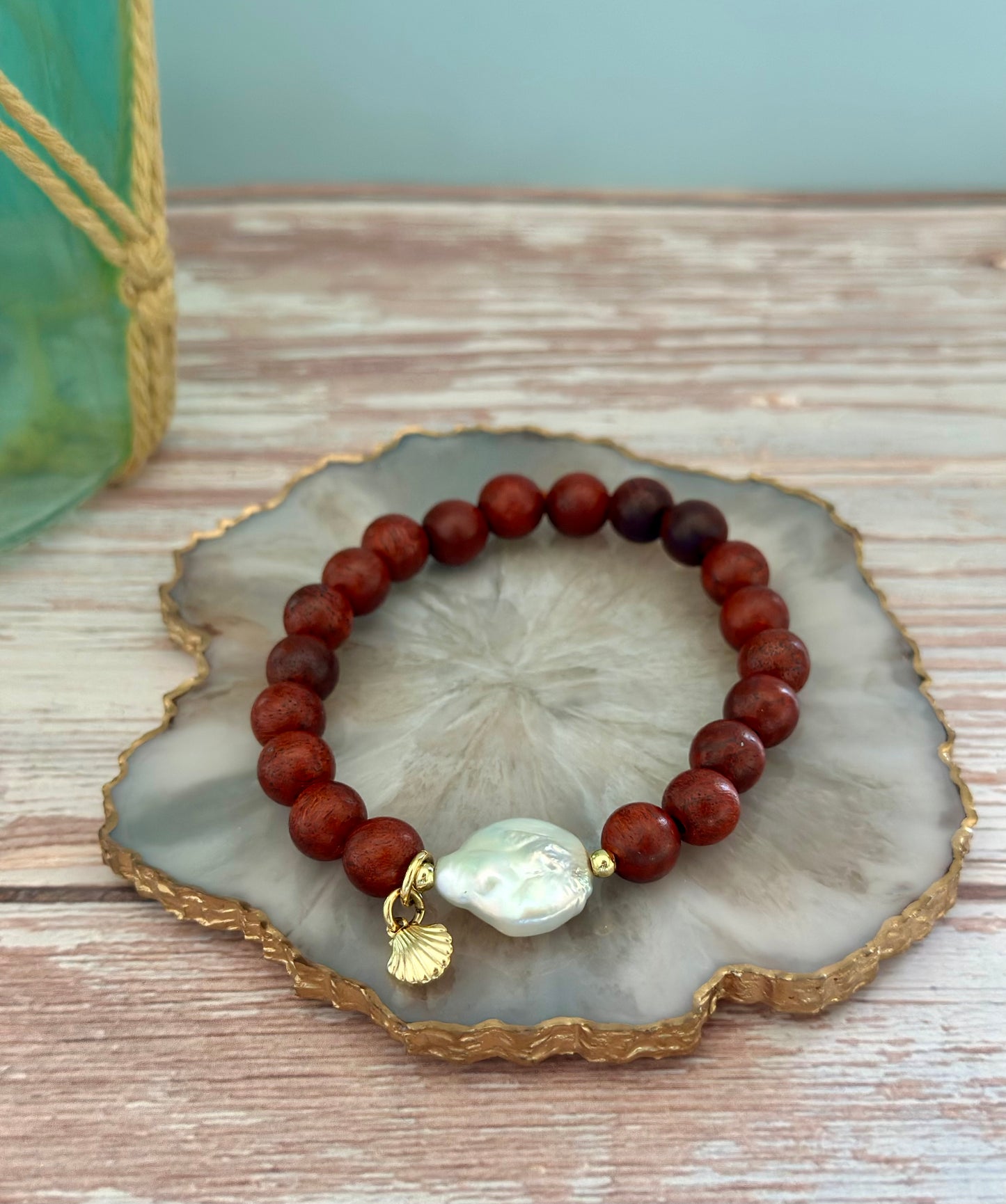 Pulseras de madera con Perla natural/Dije de Concha