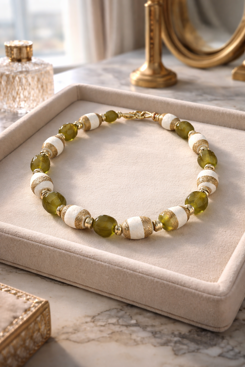 A Collar de Piedras Naturales