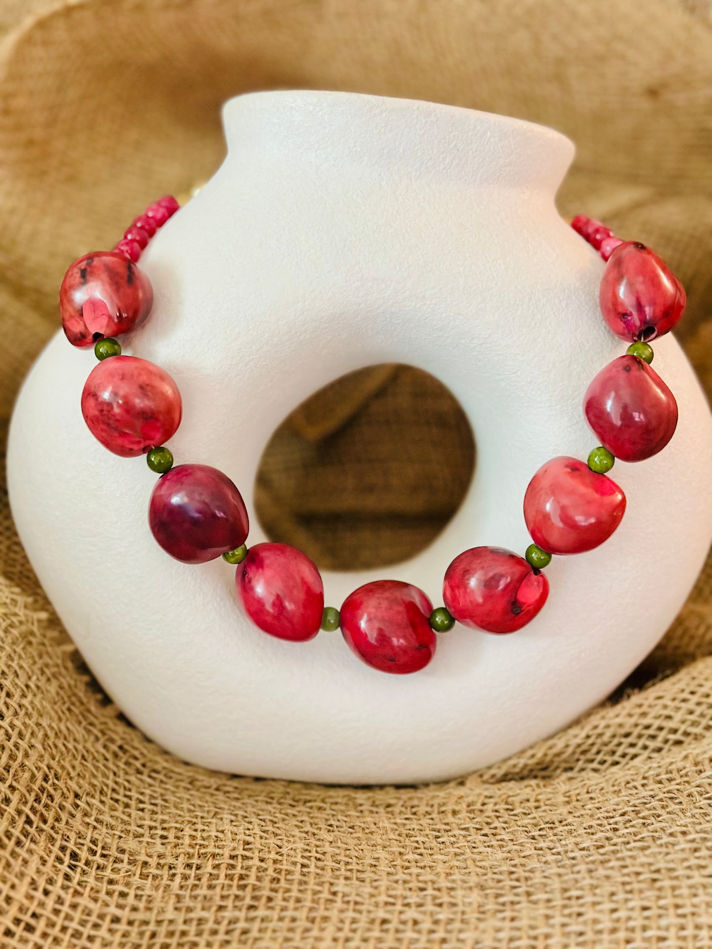 A Collar de Tagua y Ágatas