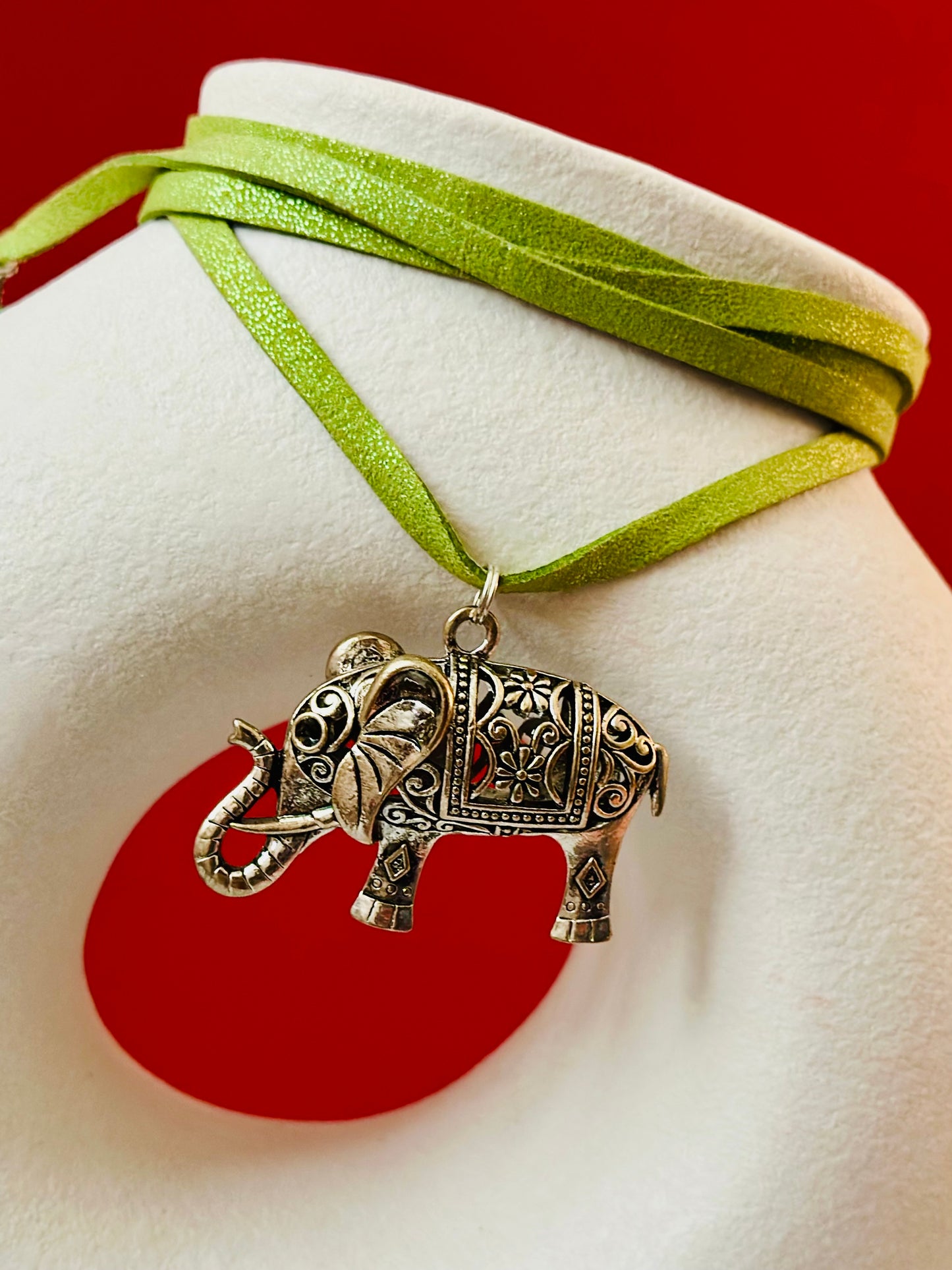 Collares de Cuero / dije Elefante 🐘