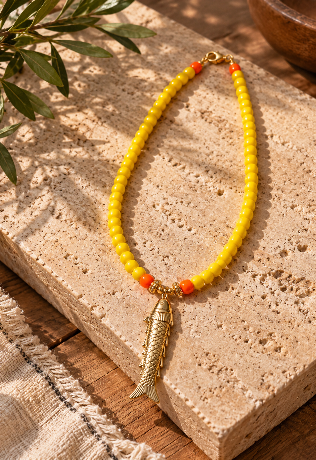 A Collar de cuentas de Vidrio con Pez dorado